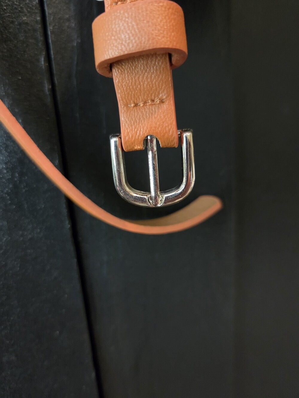 Women's Thin Faux Leather Belt in Tan - For A Size Large - Picture 6 of 6